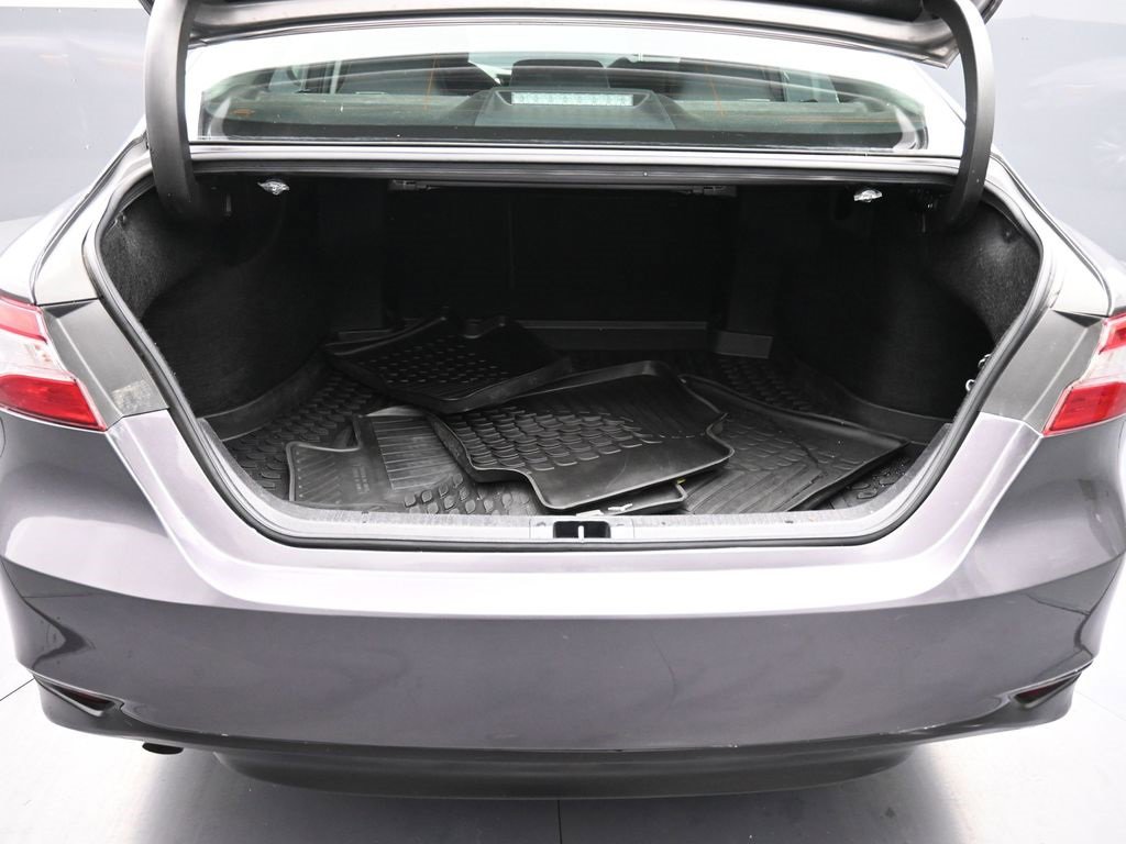 Certified 2019 Toyota Camry LE image 22