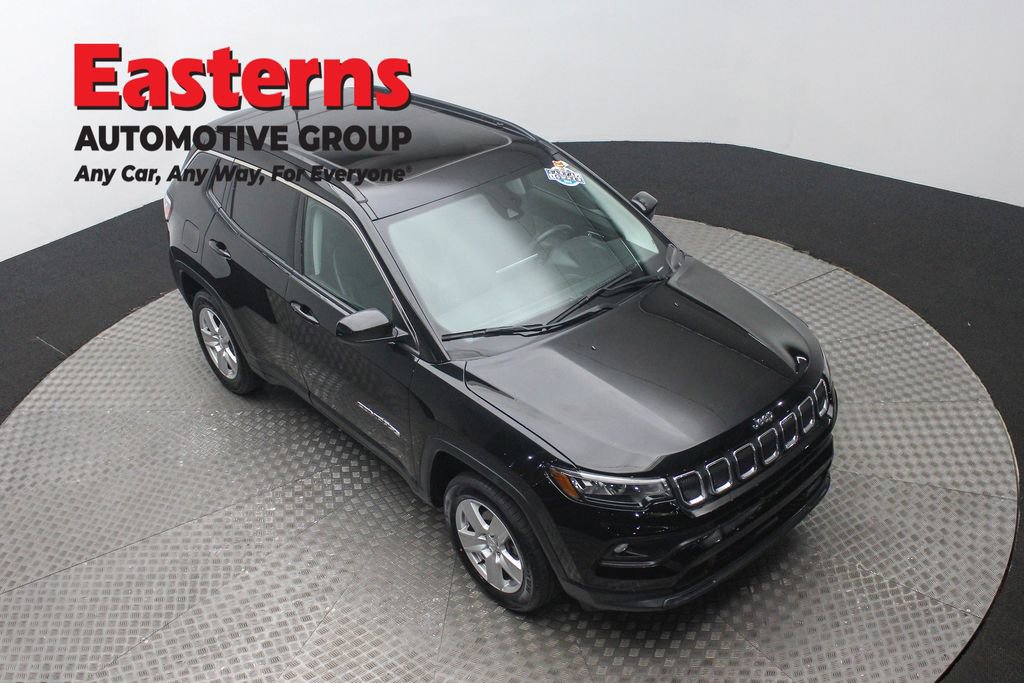 Used 2022 Jeep Compass Latitude w/ Sun and Sound Group image 3
