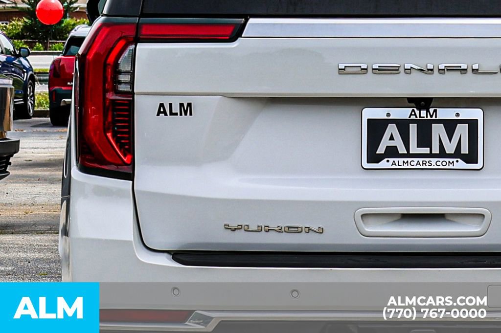 Used 2025 GMC Yukon Denali AWD/4WD image 13