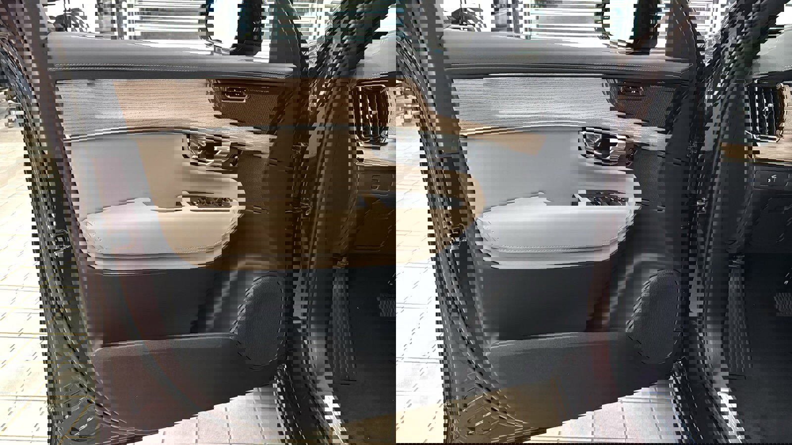 New 2026 Volvo XC90 B6 Ultra w/ Protection Package Premier image 20