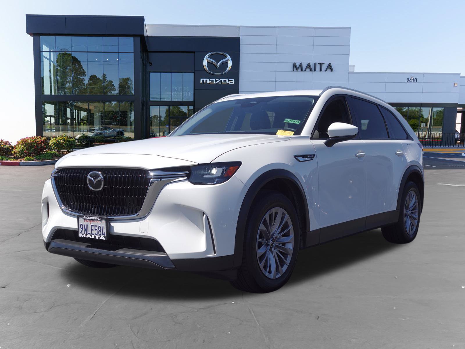 Certified 2024 MAZDA CX-90 Plug-In Hybrid w/ Preferred AWD/4WD image 9