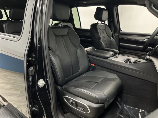 Used 2024 Jeep Wagoneer Series II image 32