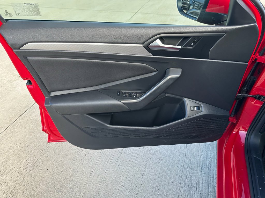 Used 2020 Volkswagen Jetta R-Line image 9