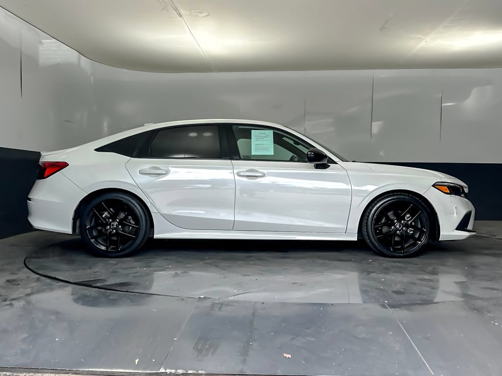 Used 2023 Honda Civic Sport image 2