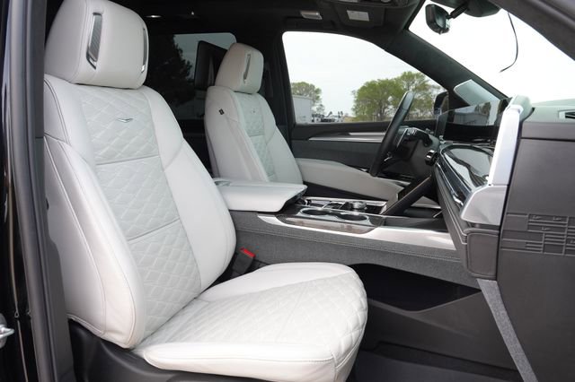 Used 2025 Cadillac Escalade V w/ LPO, Floor Liner Package image 19