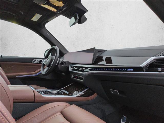 Used 2024 BMW X7 M60i image 24