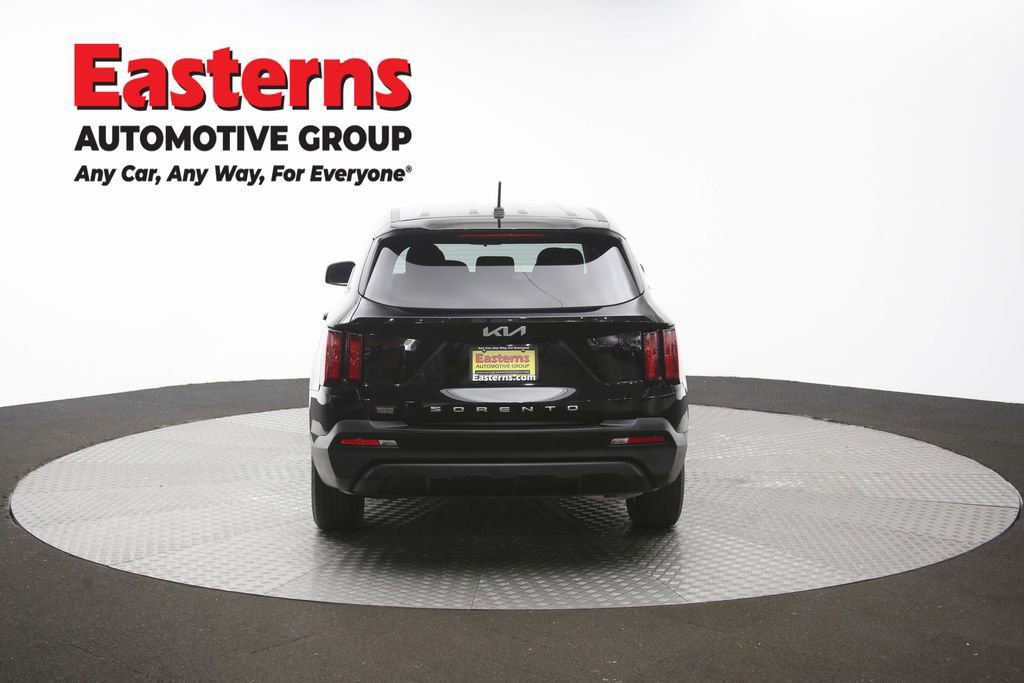 Used 2022 Kia Sorento LX FWD image 35