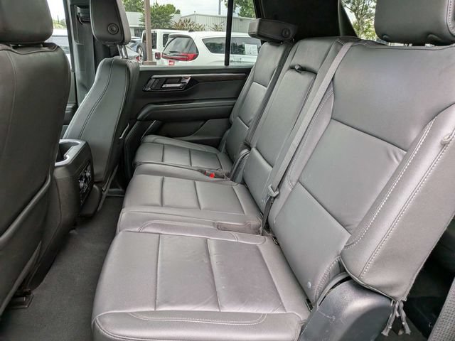 Used 2025 Chevrolet Tahoe Z71 AWD/4WD image 16