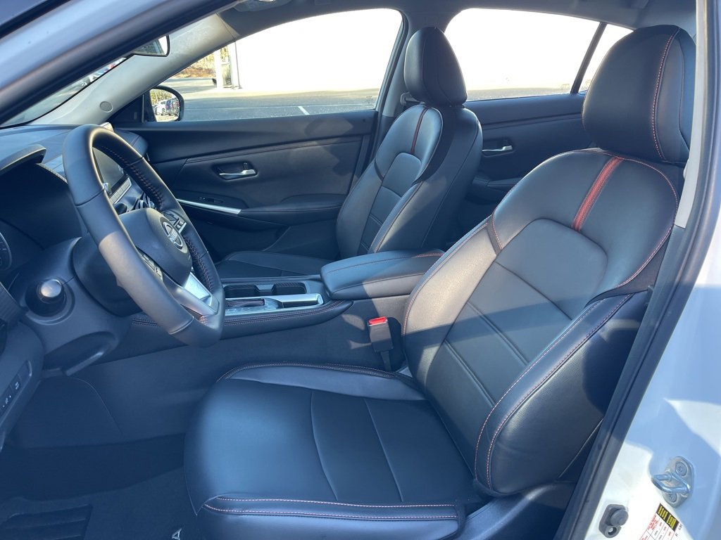 Used 2024 Nissan Sentra SR w/ SR Premium Package image 18