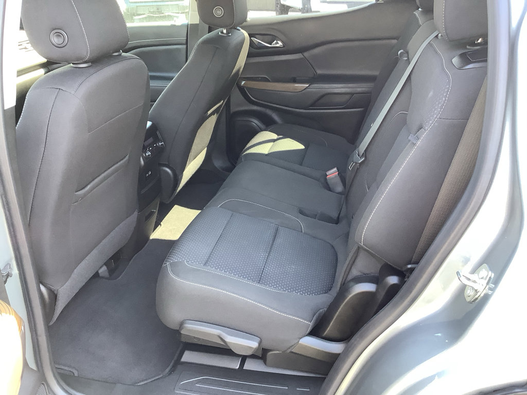 Used 2023 GMC Acadia SLE image 9