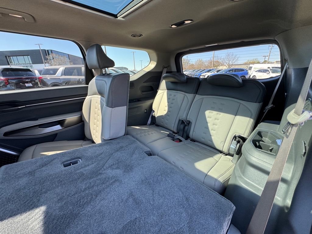 Certified 2026 Kia EV9 Wind image 12