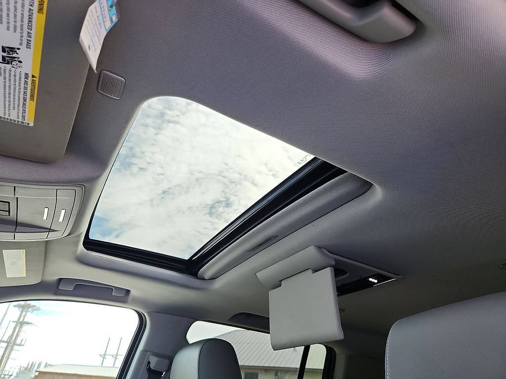 Used 2020 Chevrolet Suburban LT AWD/4WD image 24