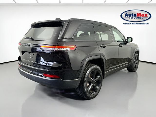 Used 2024 Jeep Grand Cherokee Limited w/ Black Appearance Package AWD/4WD image 2