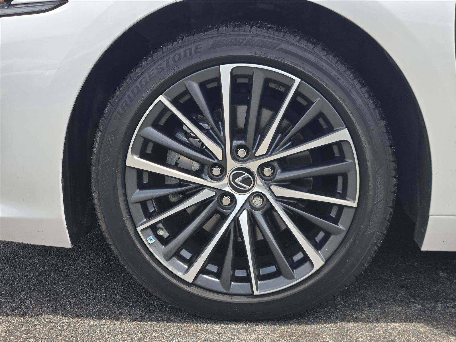 Used 2023 Lexus ES 350 w/ Premium Package FWD image 12