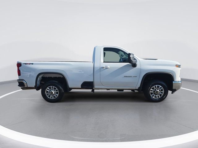 Used 2024 Chevrolet Silverado 2500 LT image 2