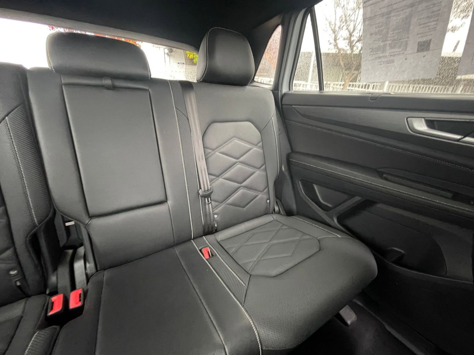 Used 2025 Volkswagen Atlas Cross Sport SE image 37