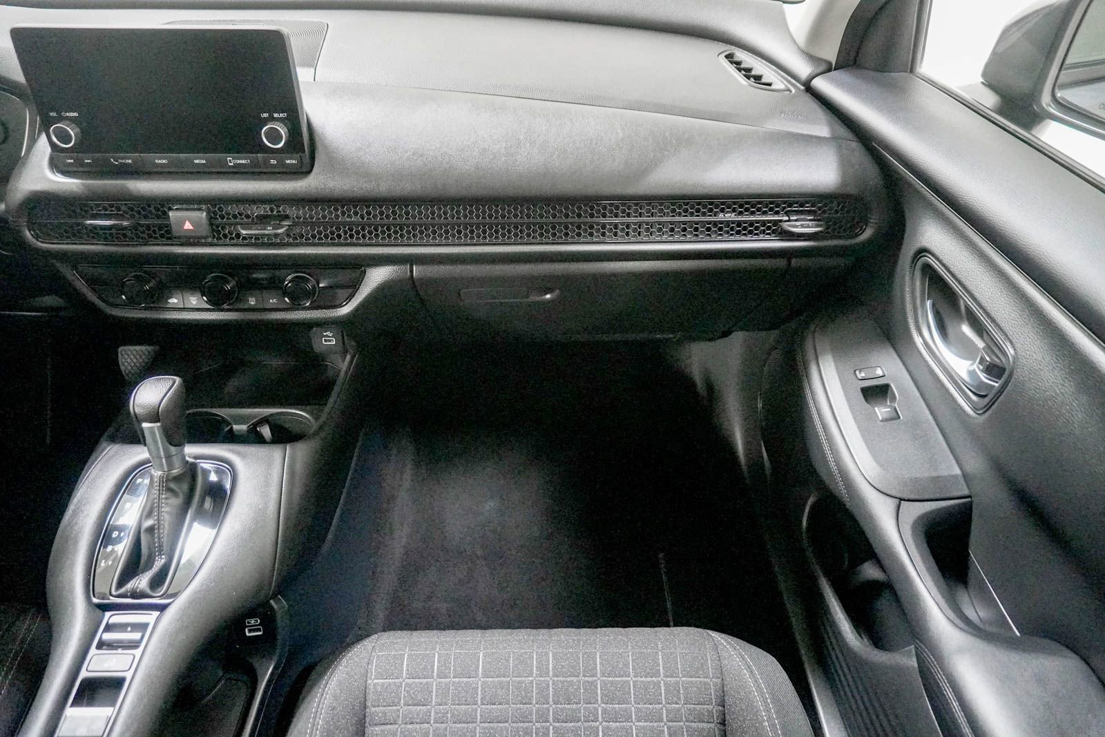 Used 2023 Honda HR-V LX image 28