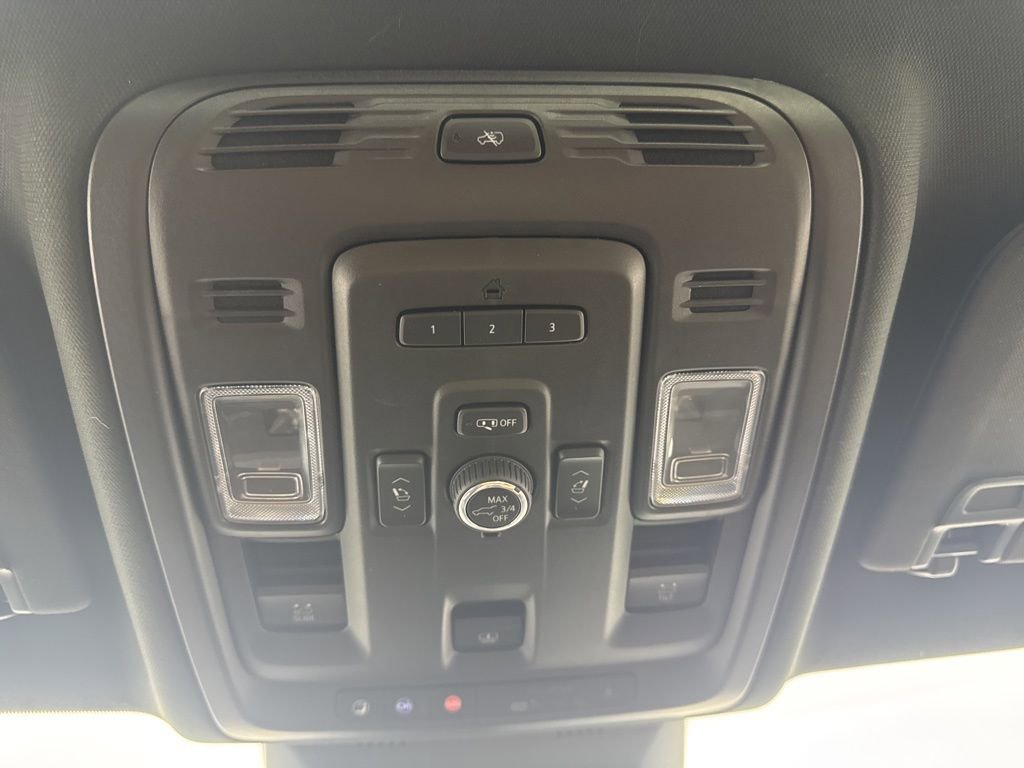 Used 2021 Cadillac Escalade Premium Luxury w/ Performance Package image 21