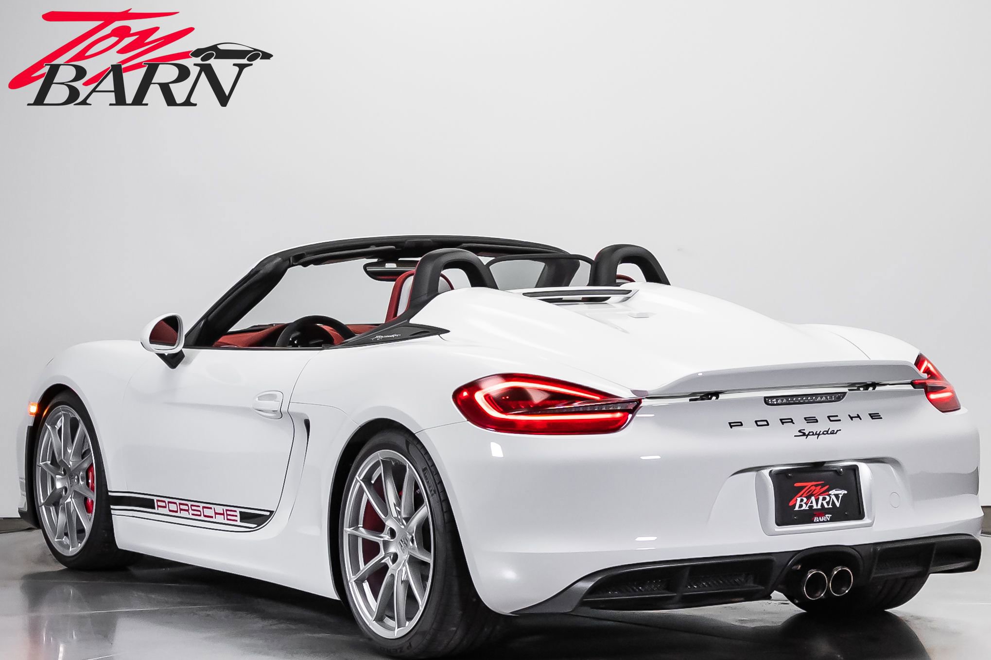 Used 2016 Porsche Boxster Spyder RWD image 3