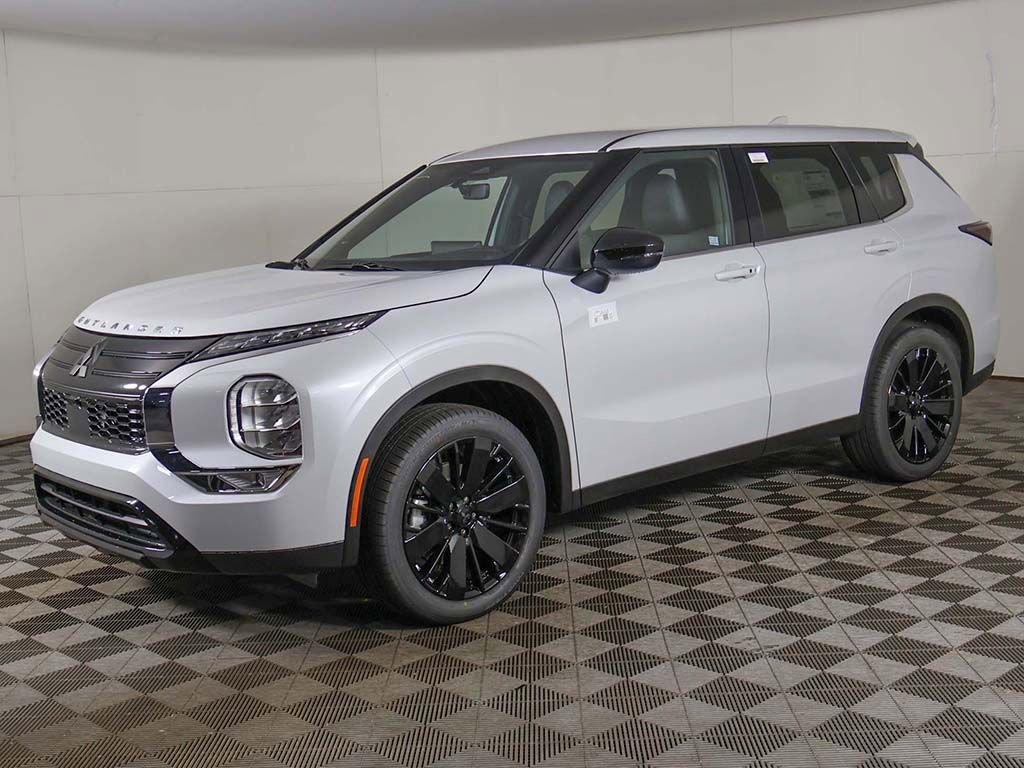 New 2026 Mitsubishi Outlander LE FWD image 7