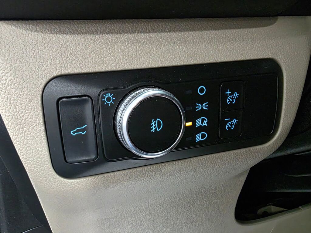 Used 2022 Ford Escape SEL AWD/4WD image 16