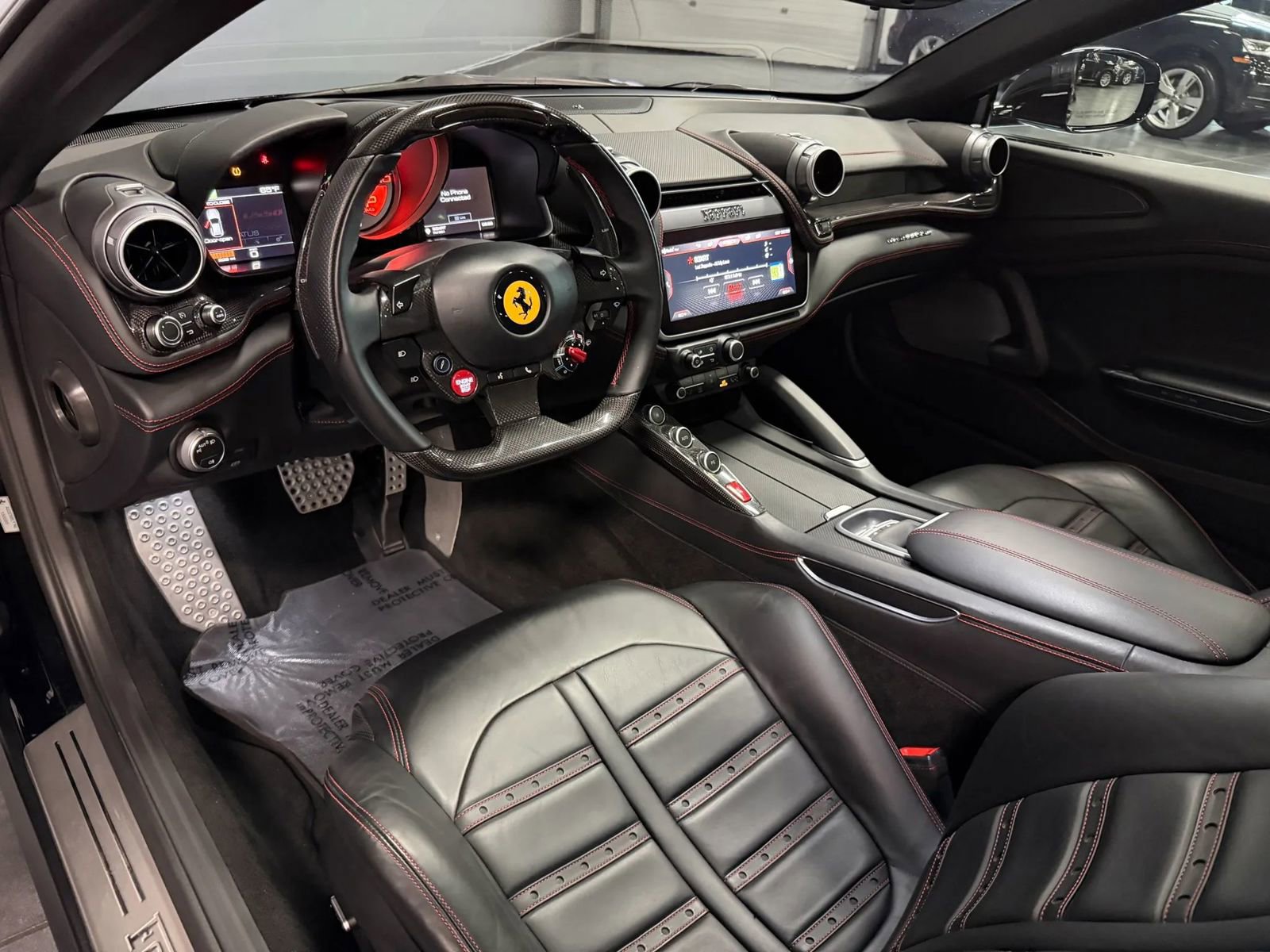 Used 2018 Ferrari GTC4Lusso AWD/4WD image 24