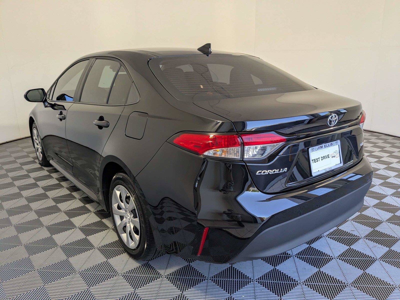 Used 2026 Toyota Corolla LE FWD image 7