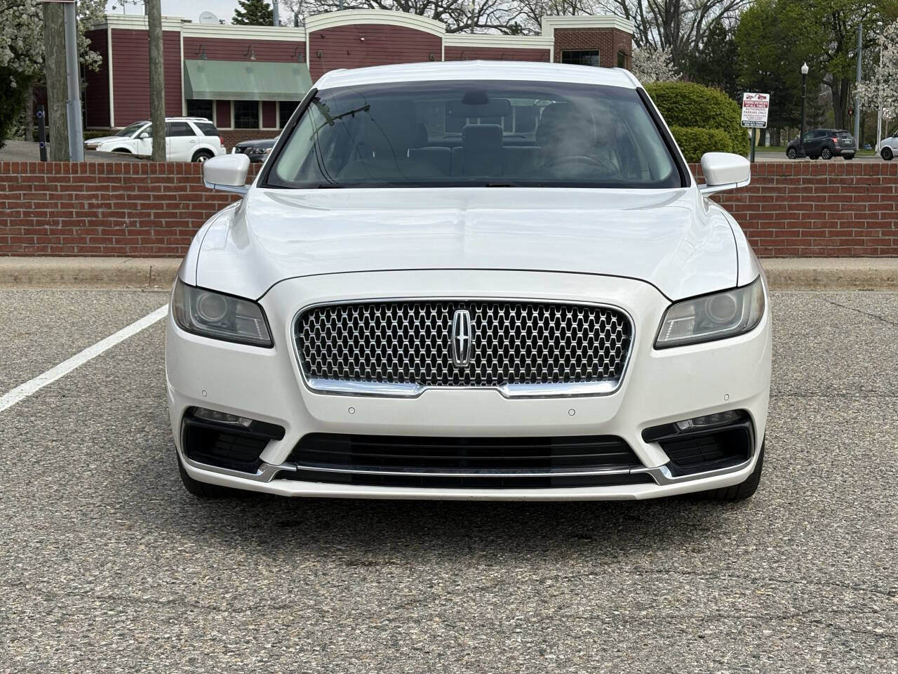 Used 2017 Lincoln Continental Premiere FWD image 6
