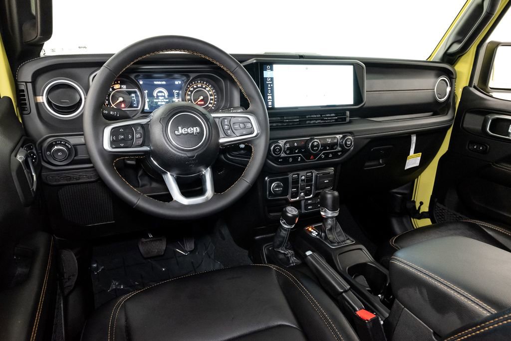 Used 2024 Jeep Wrangler Sahara w/ Technology Group AWD/4WD image 9