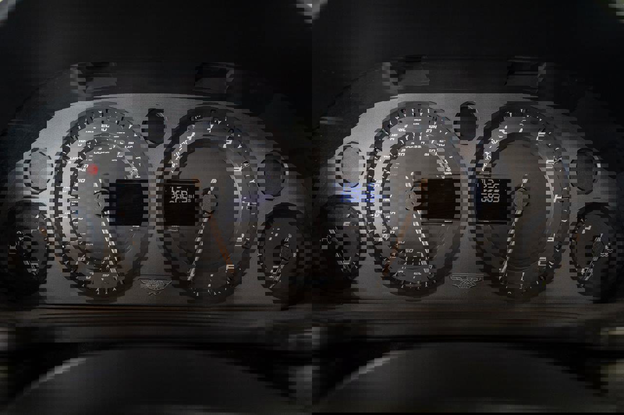 Used 2014 Aston Martin Vanquish Volante image 15