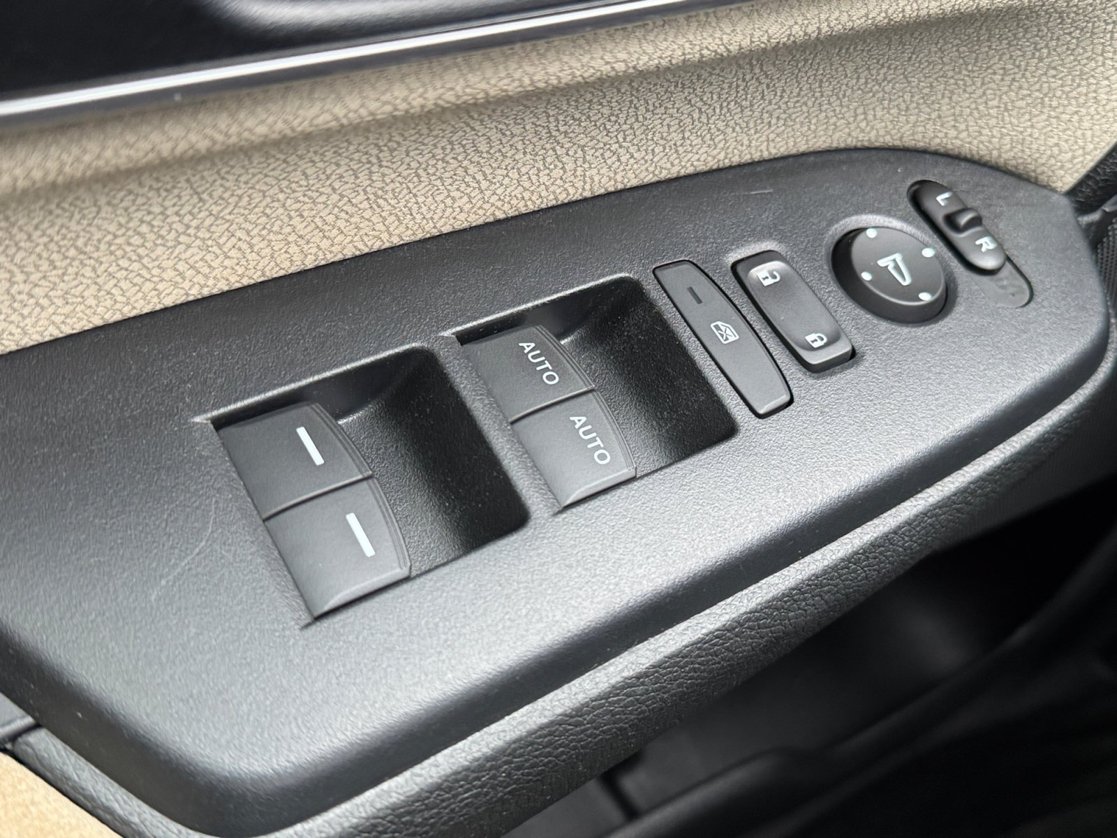 Used 2020 Honda CR-V EX image 18