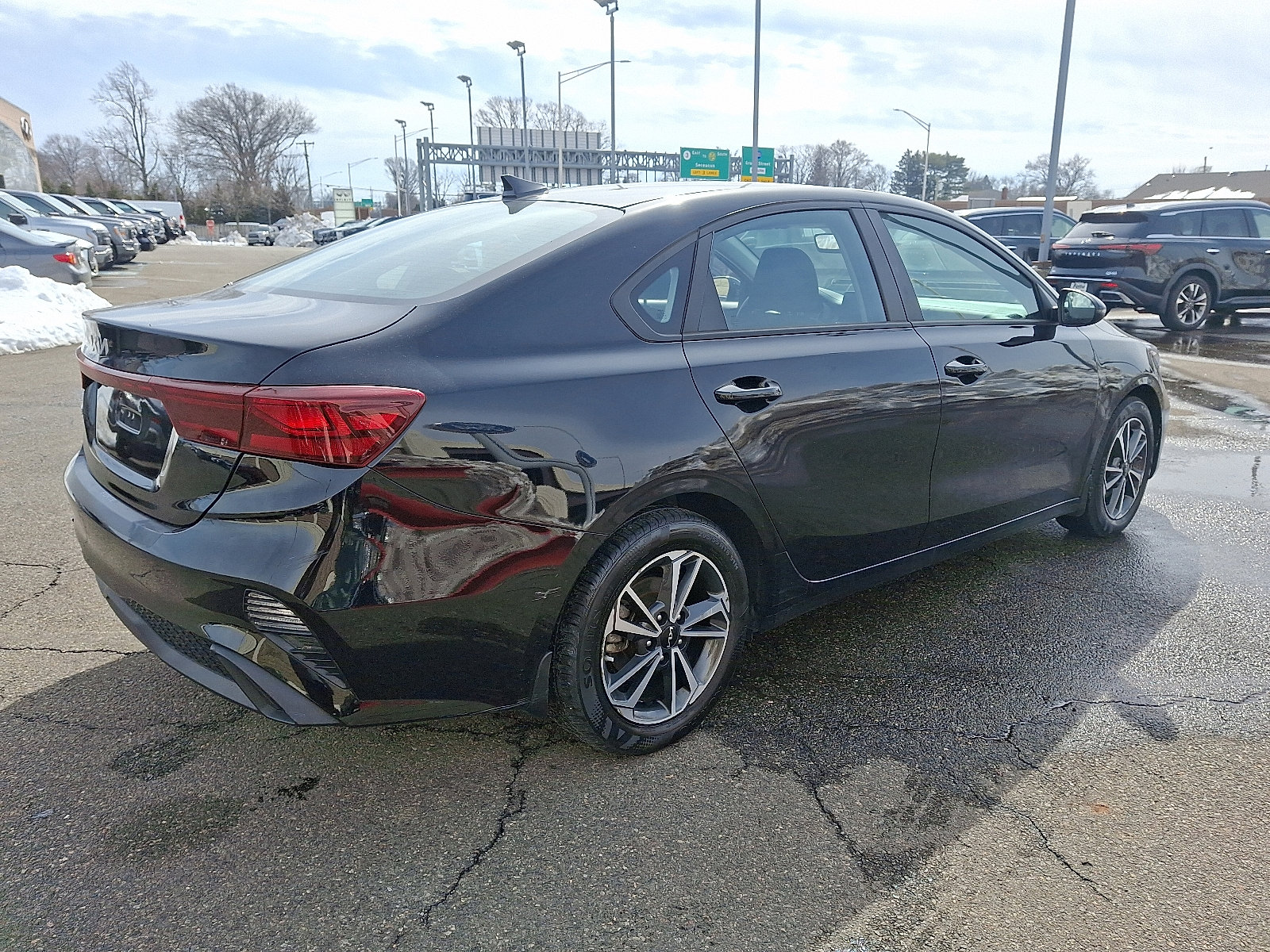 Certified 2023 Kia Forte LXS w/ LXS Technology Package image 4