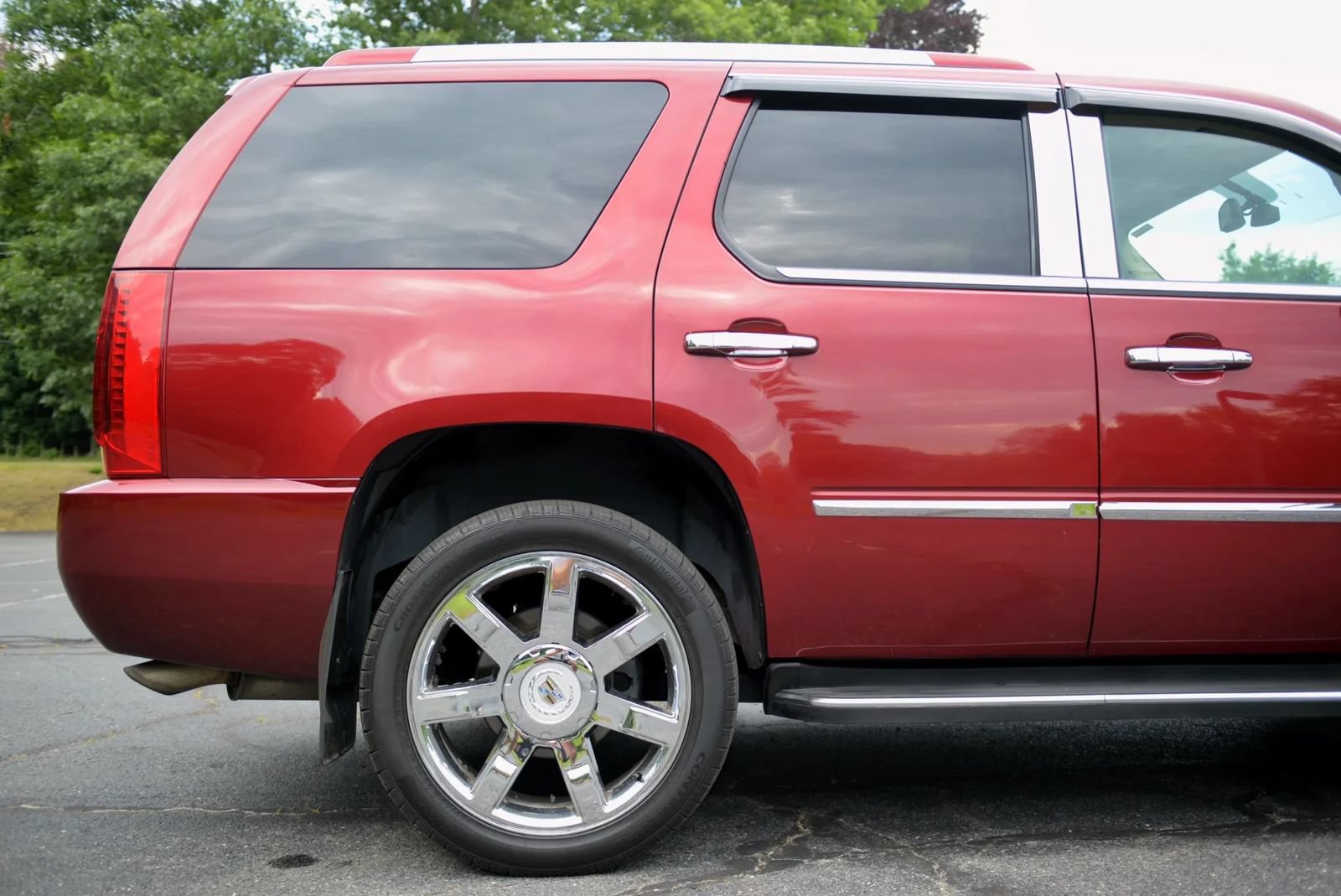 Used 2010 Cadillac Escalade Luxury AWD/4WD image 60