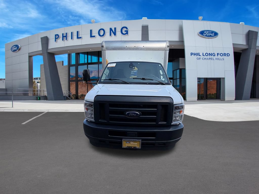 Used 2023 Ford E-450 and Econoline 450 Super Duty w/ Driver's Safety Package RWD image 8