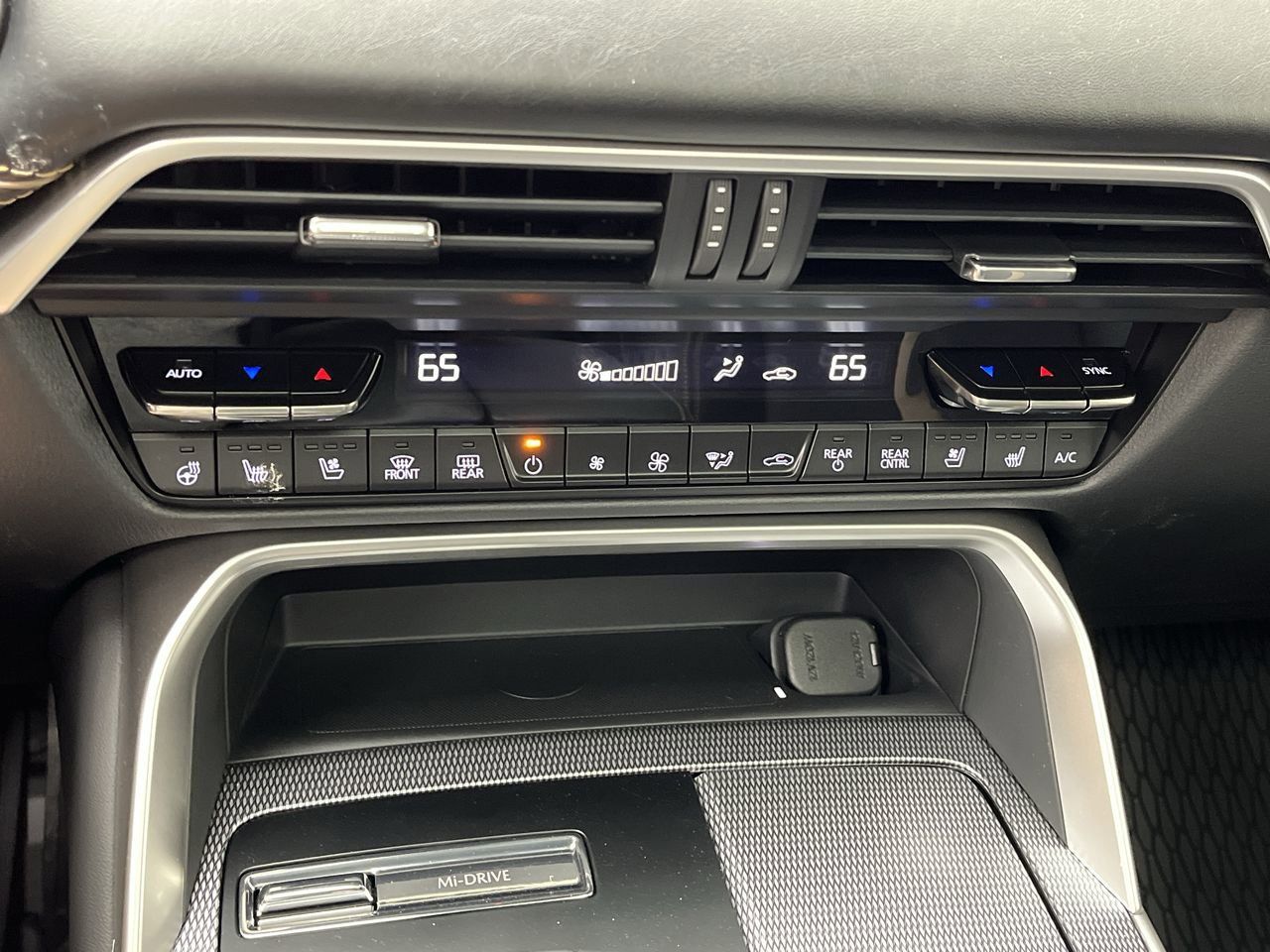 New 2026 MAZDA CX-90 Plug-In Hybrid w/ Premium Plus AWD/4WD image 22