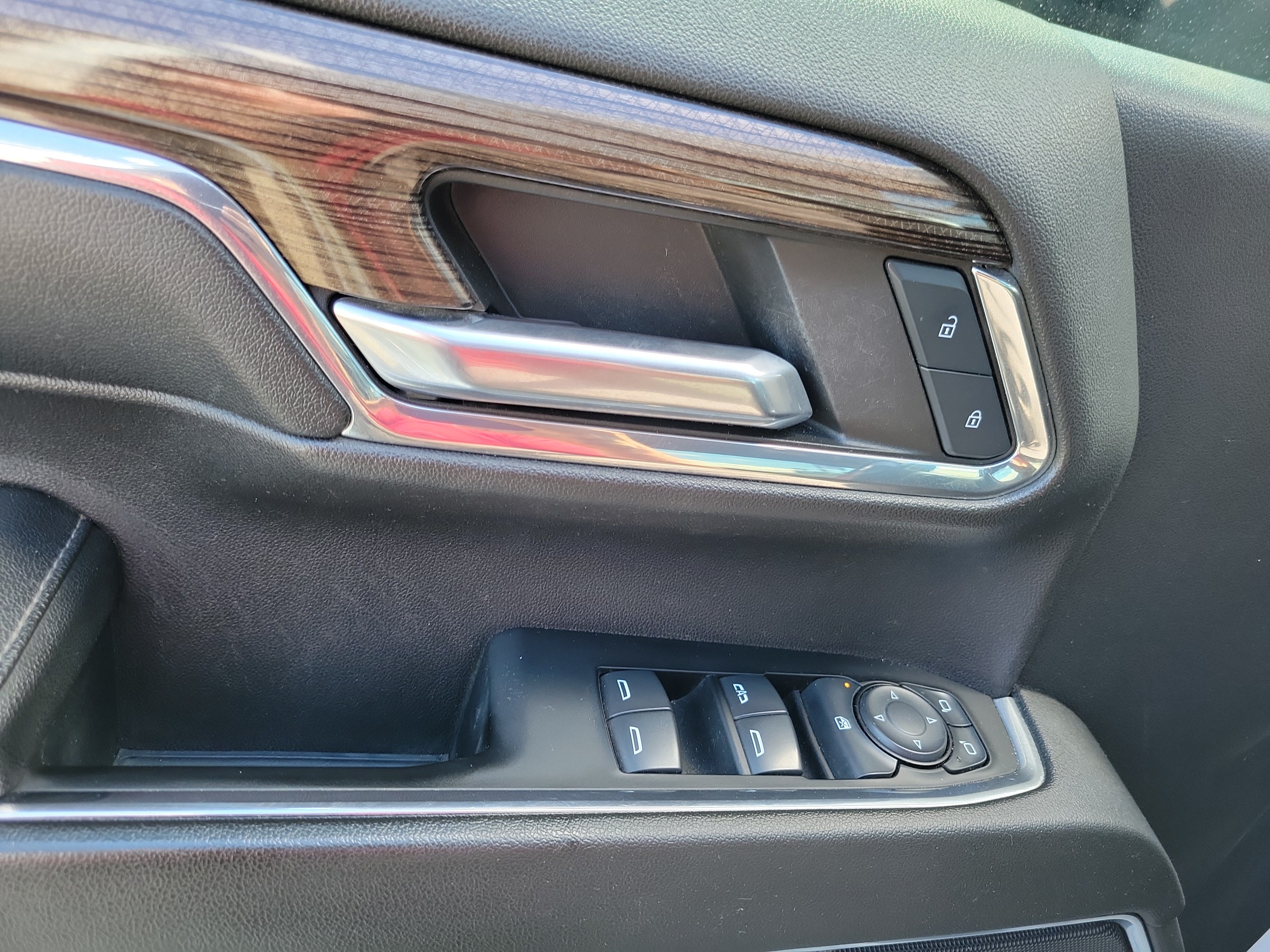 Used 2024 Chevrolet Silverado 2500 LT AWD/4WD image 16