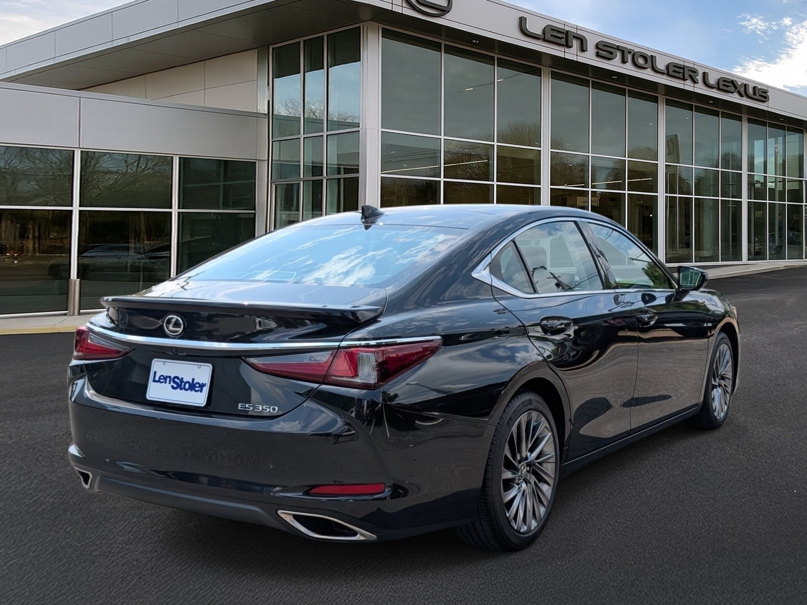 Certified 2024 Lexus ES 350 Ultra Luxury w/ Accessory Package (Z2) FWD image 3