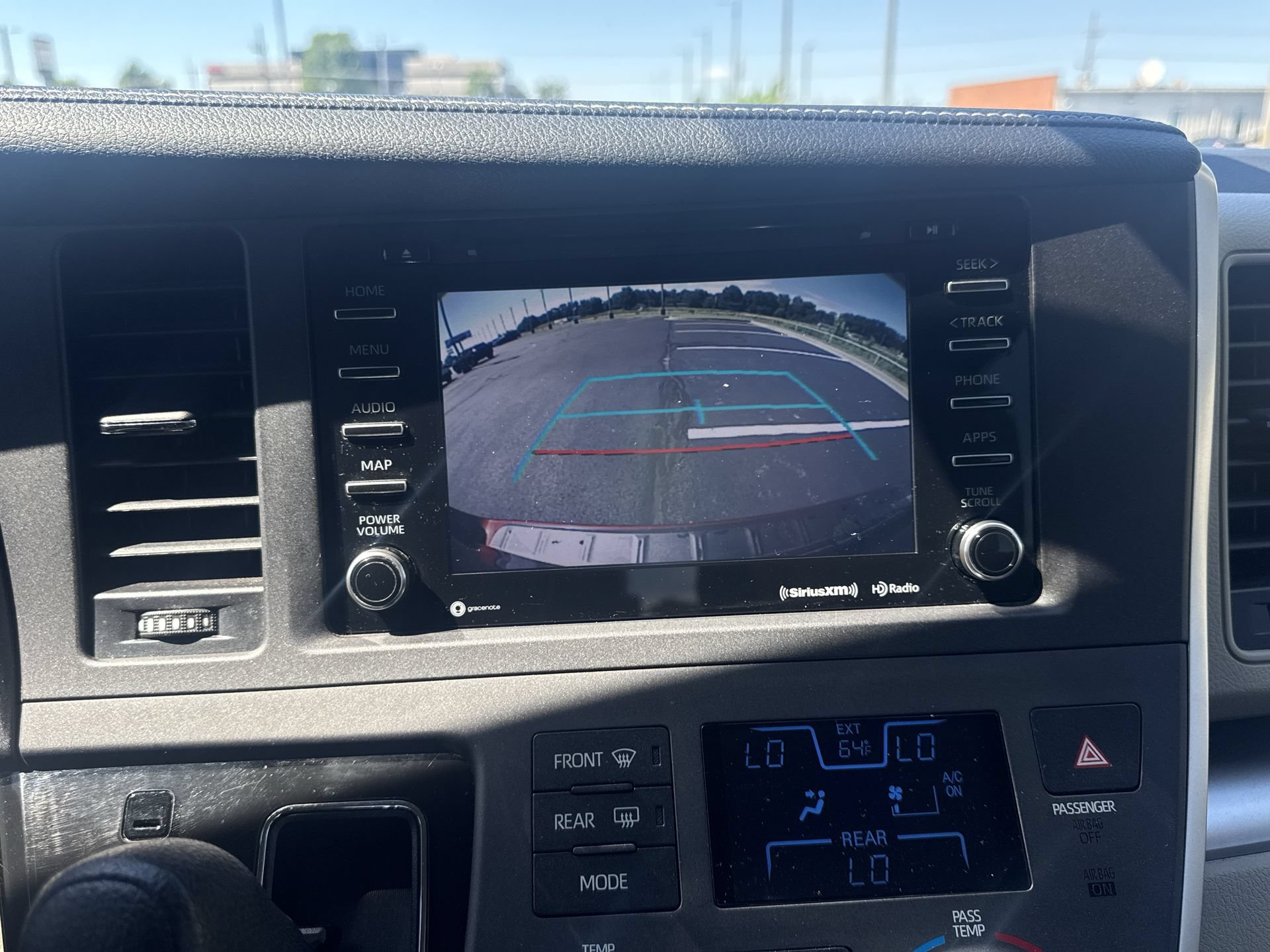 Used 2020 Toyota Sienna LE FWD image 17