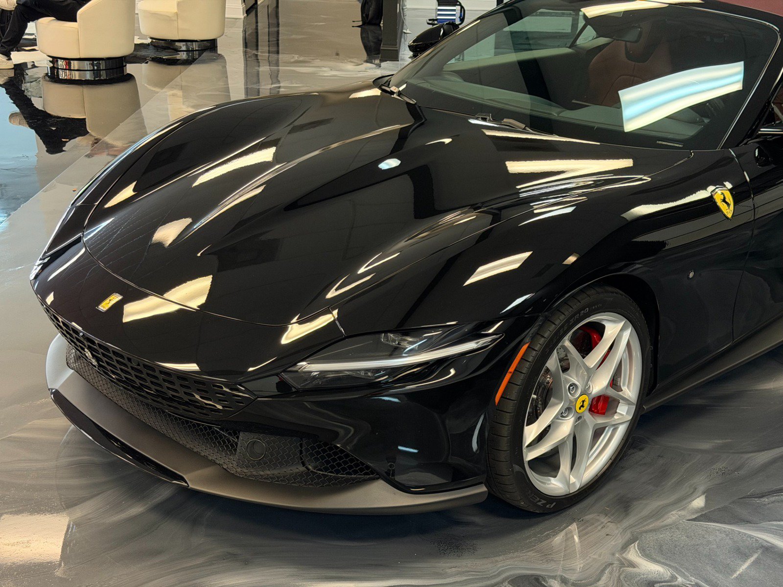 Used 2025 Ferrari Roma Spider RWD image 4