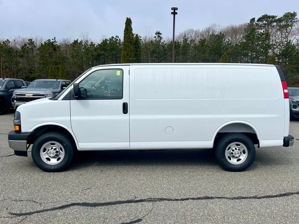 New 2026 Chevrolet Express 2500 RWD image 2