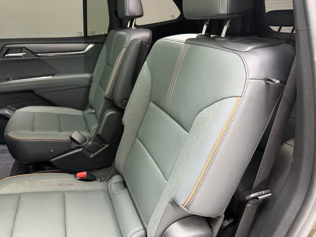 Used 2024 GMC Acadia AT4 image 12