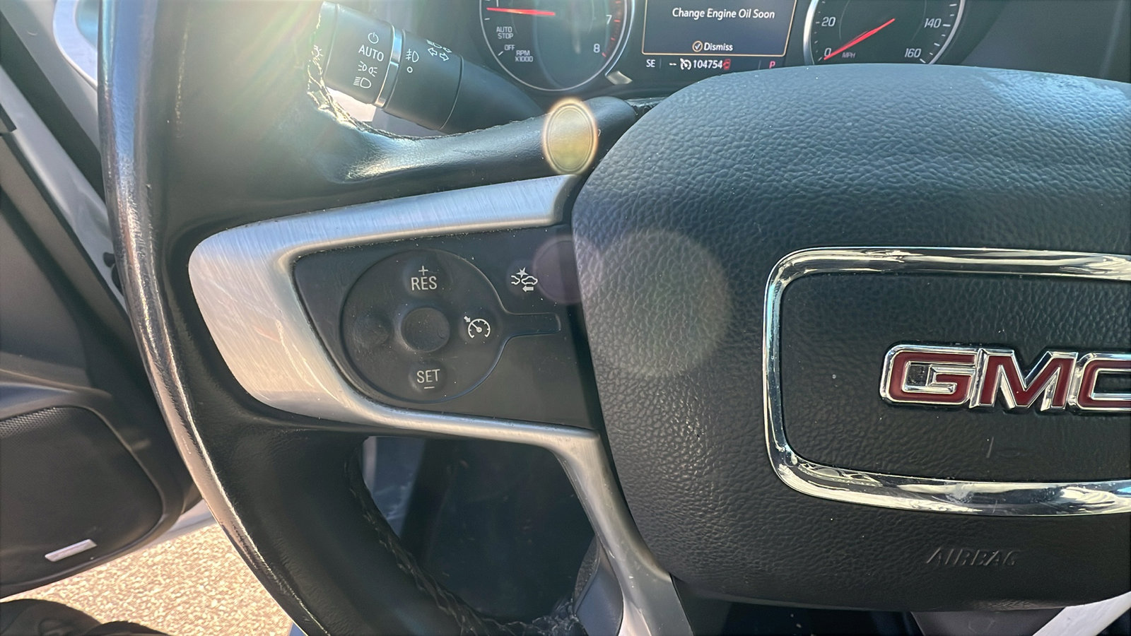 Used 2023 GMC Acadia SLT image 26