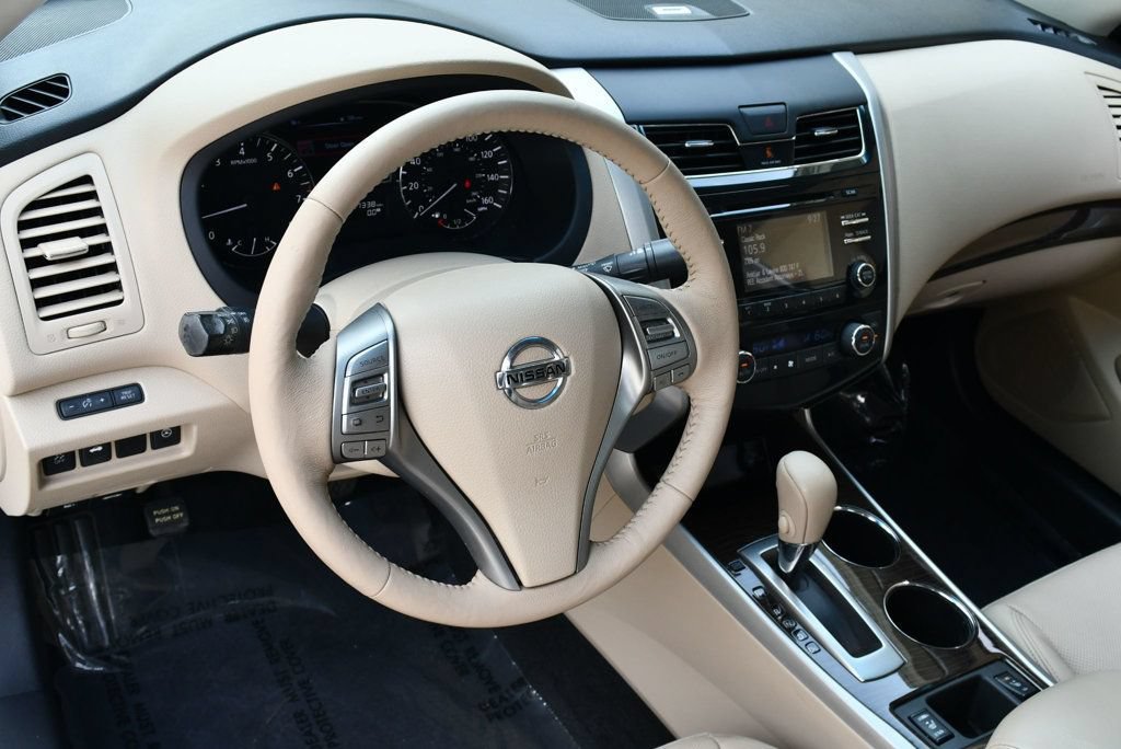 Used 2015 Nissan Altima 2.5 SL w/ Moonroof Package FWD image 12