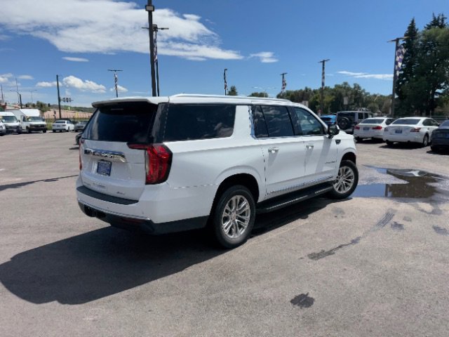 Used 2023 GMC Yukon XL SLT AWD/4WD image 33