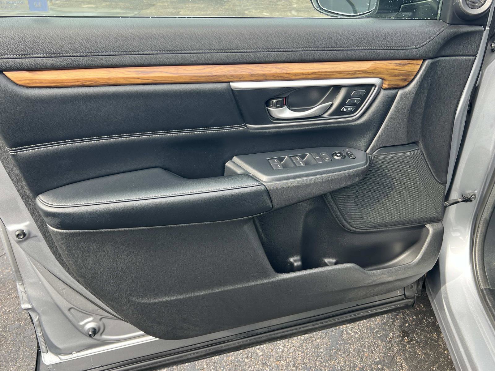 Certified 2017 Honda CR-V EX-L image 6