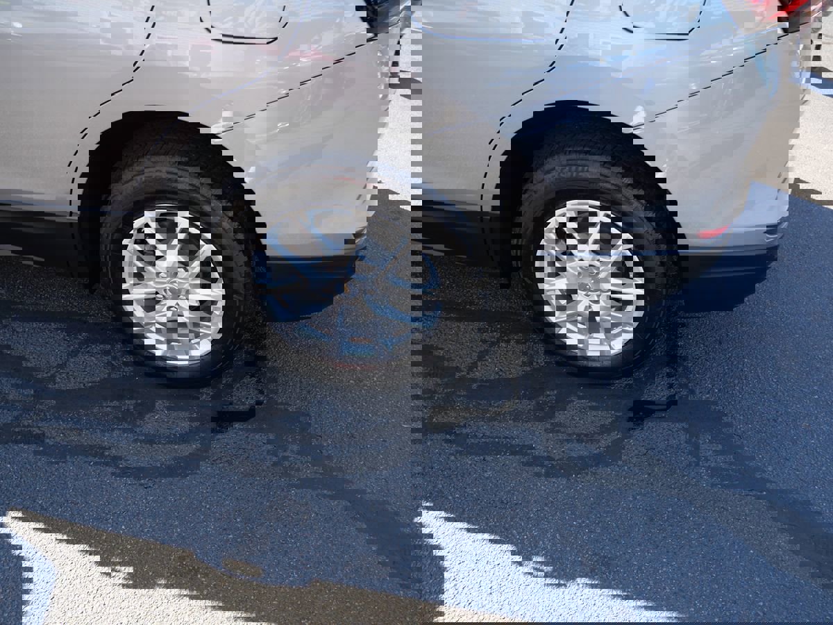 Used 2024 Chevrolet Equinox LS image 35