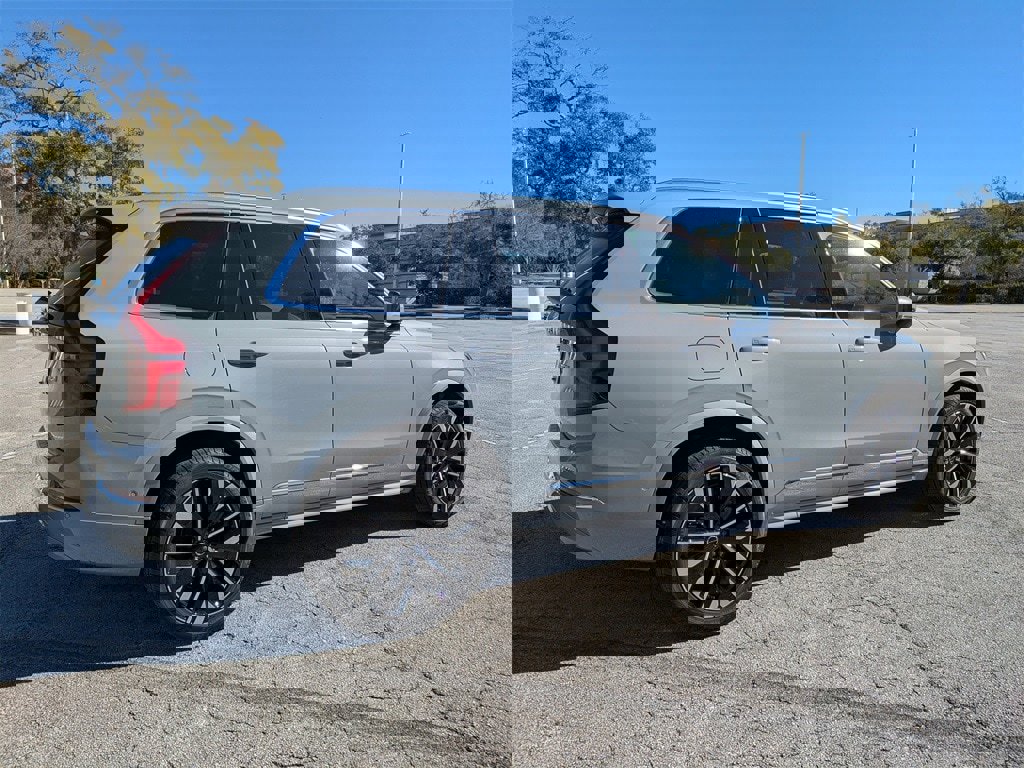 New 2026 Volvo XC90 T8 Plus w/ Protection Package Premier image 6