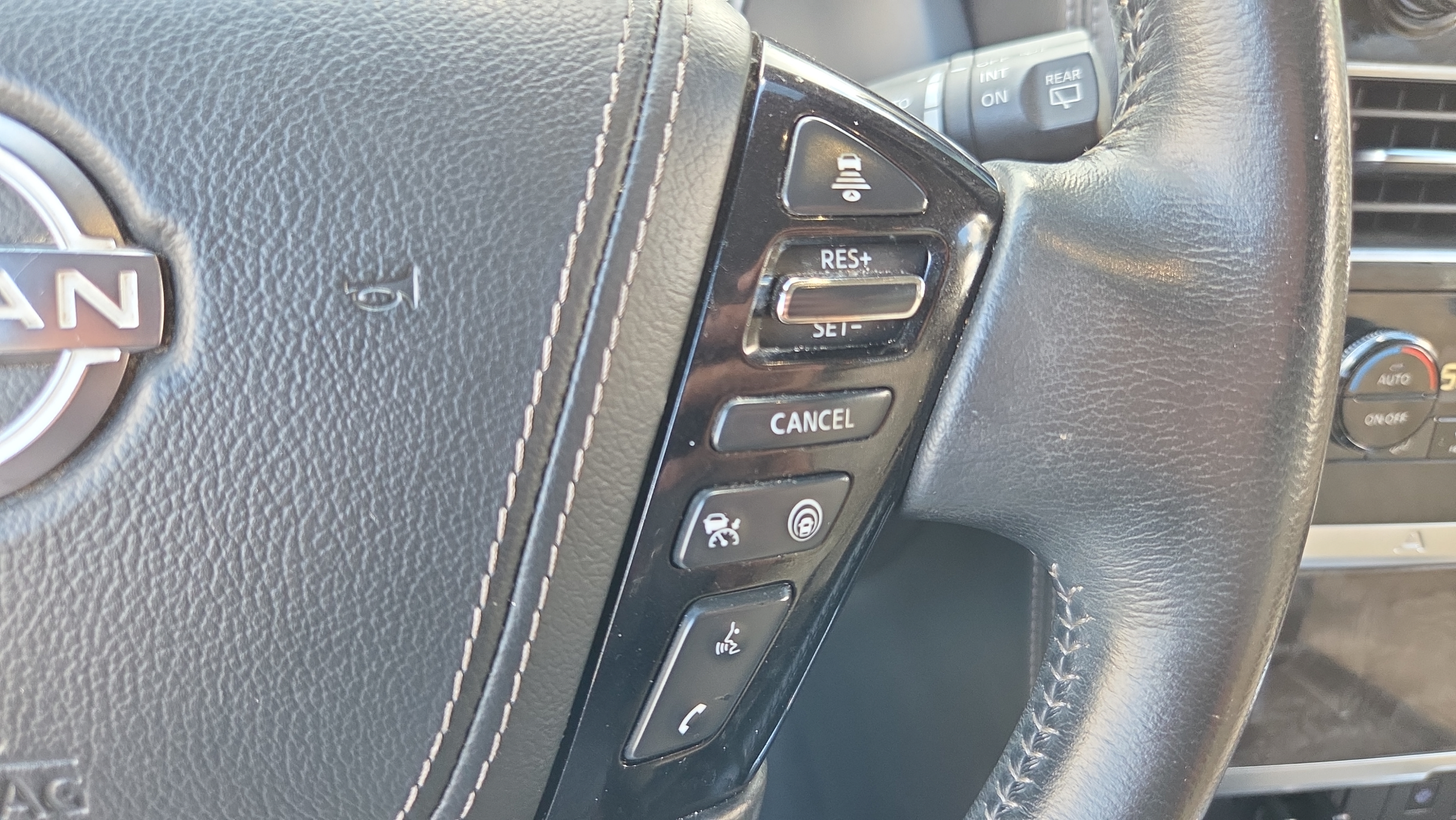 Used 2022 Nissan Armada Platinum w/ Captain's Chairs Package RWD image 26