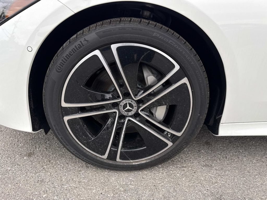 Used 2025 Mercedes-Benz CLE 300 4MATIC Coupe image 3