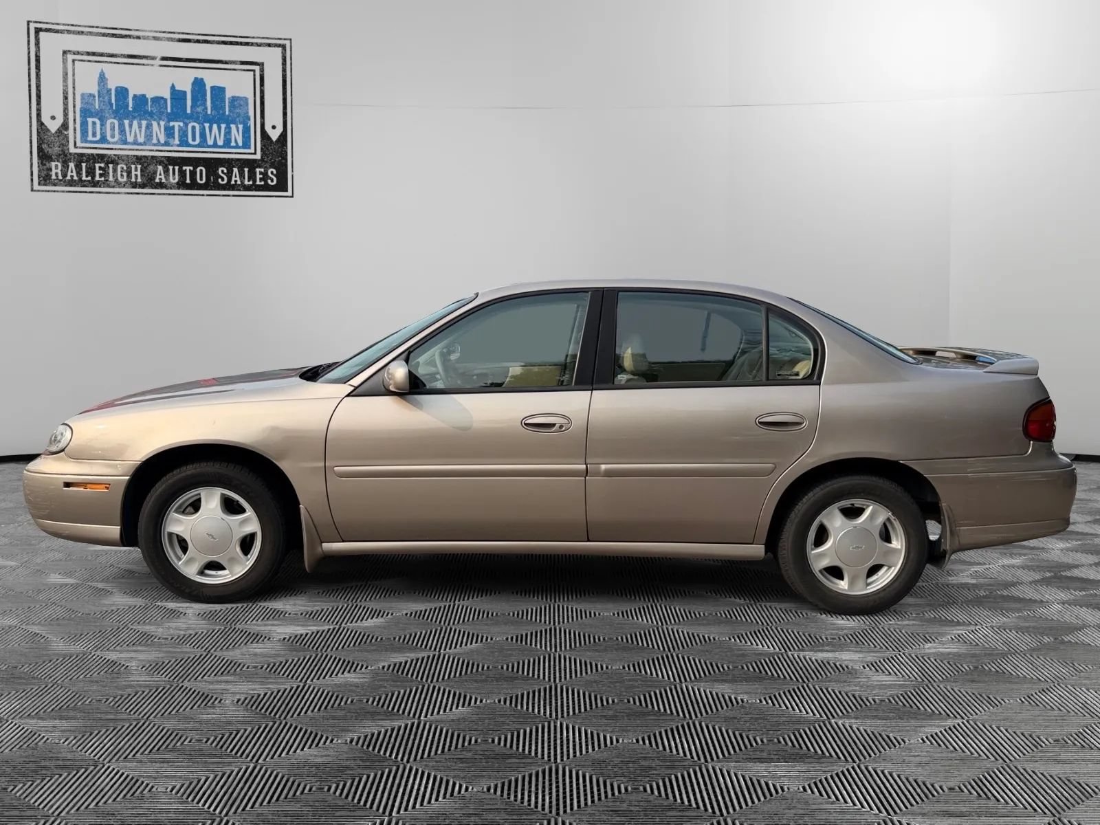 Used 2000 Chevrolet Malibu LS w/ Preferred Equipment Group 1 FWD image 5